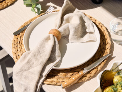 Maggie Living: French Linen Napkins Set of 4 with Jacquard Detailing